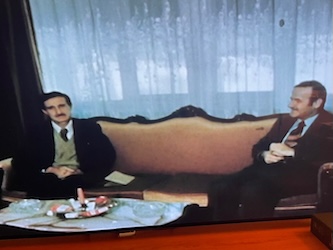 Le 27 mars 1976, Kamal Joumblatt rencontre Hafez el Assad pour obtenir son feu vert pour investir la région chrétienne.