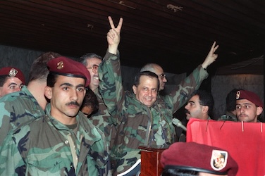 N’ayant pas de successeur à la fin de son mandat, Amin Gémayel nomme le chef de l’armée, le général Michel Aoun comme premier ministre.