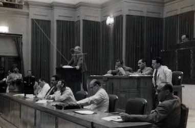 Riad el Solh prononce le 8 novembre 1943 devant le Parlement libanais sa première déclaration en tant que Premier ministre, connue sous le nom du Pacte national