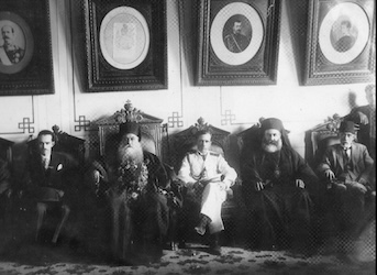 Dans la photo, Paul Beynet lors d’une visite à l’Évêché grec-orthodoxe de Beyrouth en 1946 (photo Frédéric Dakouny).