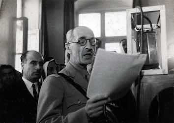 Le Général Catroux à Damas en juillet 1941, après la victoire sur les Vichystes