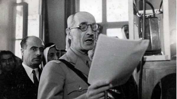 F. Du mandat francais à l'indépendance
